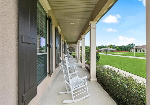 Photo 3 of Single family home for sale at 5 W Kori Ln, Westwego, LA 70094 | MLS# 2568666 | Listing updated on 2026-08-11