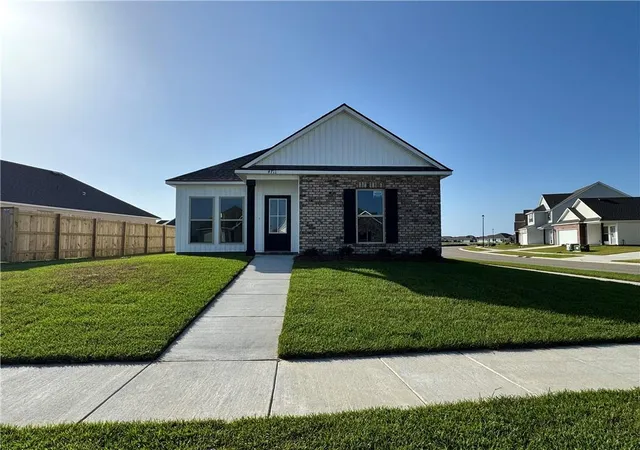 Photo 1 of Sale Pending at 4711 Marais River Dr, Slidell, LA 70461 | MLS# 2568977 | Listing updated on 2026-08-21