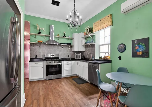 Listing Photo 4 - Condo for sale in building located at 836 34 Josephine St, New Orleans, LA 70130