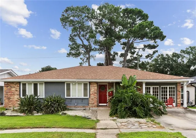 Photo 1 of Single family home for sale at 805 Smith Dr, Metairie, LA 70005 | MLS# 2567299 | Listing updated on 2026-08-10