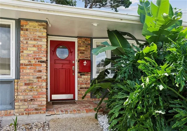 Photo 3 of Single family home for sale at 805 Smith Dr, Metairie, LA 70005 | MLS# 2567299 | Listing updated on 2026-08-10
