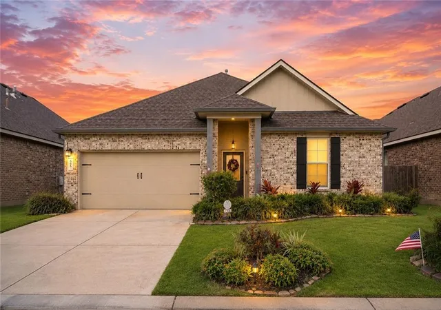 Photo 1 of Single family home for sale at 685 Cat Is Ct, Slidell, LA 70461 | MLS# 2568761 | Listing updated on 2026-08-24