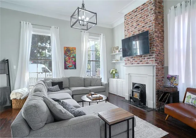 5th image of 910 Pleasant St, New Orleans, LA 70115 | MLS# 2569151