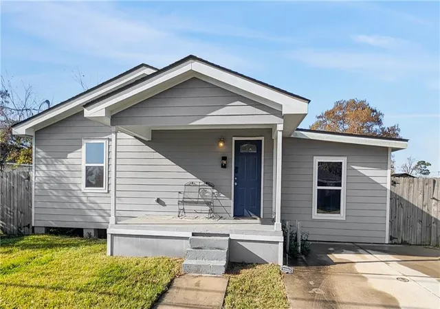 1st image of 1706 Stafford St, Gretna, LA 70053 | MLS# 2569285