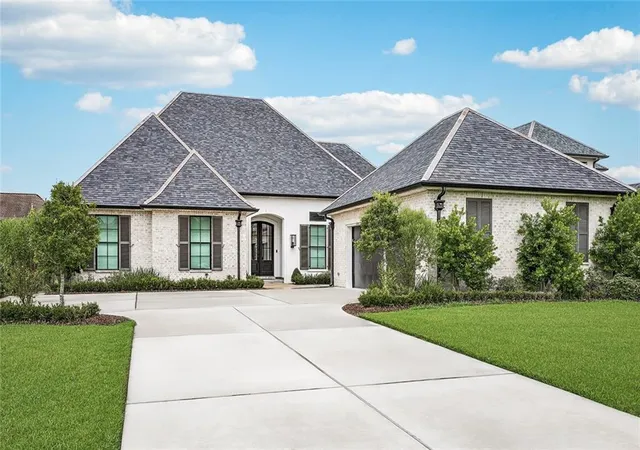 Single family home for sale at 103 Deer Fld Dr, Port Sulphur, LA 70083 | MLS# 2568645