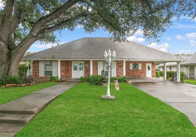 2nd image of 527 Avenue K Avenue, Marrero, LA 70072 | MLS# 2557494