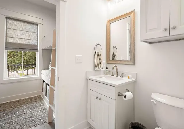 21st image of 124 Court St #201, Bay St Louis, MS 39520 | MLS# 2569361