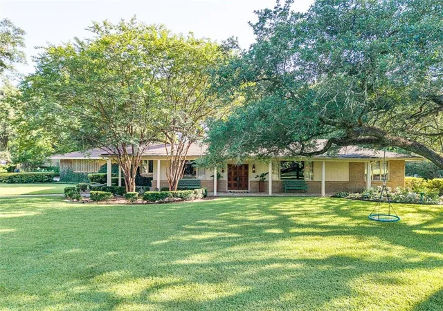 2nd image of 3 Bingaman Ln Bingaman Ln, Natchez, MS 39120 | MLS# 2569464