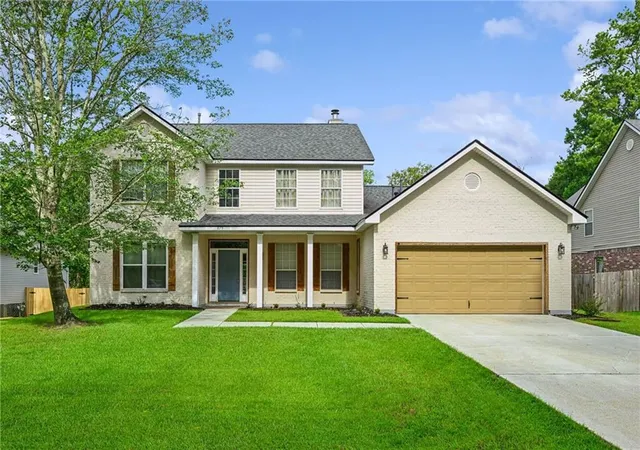 Photo 2 of Single family home for sale at 879 Comanche Dr, Abita Springs, LA 70420 | MLS# 2569495 | Listing updated on 2026-08-25