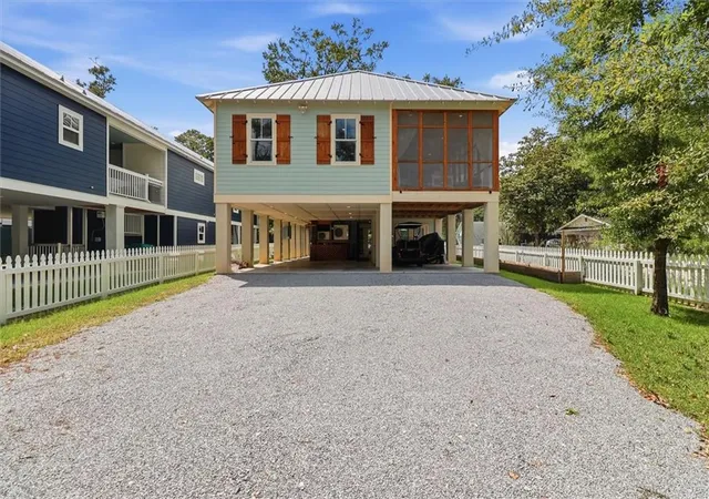 3rd image of 338 Depre St, Mandeville, LA 70448 | MLS# 2568501
