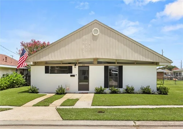 1st image of 1233 Manson Dr, Marrero, LA 70072 | MLS# 2569275