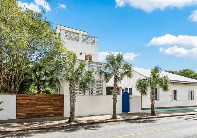 1st image of 3623 Chartres St, New Orleans, LA 70117 | MLS# 2569574