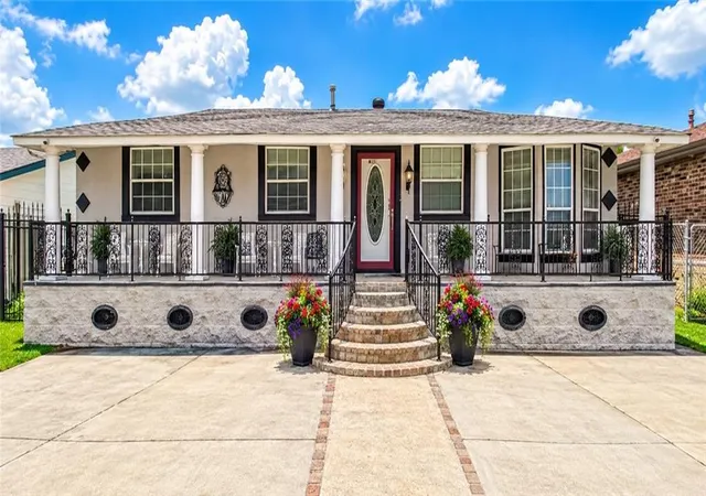 1st image of 6113 Victorian Dr, Marrero, LA 70072 | MLS# 2569704