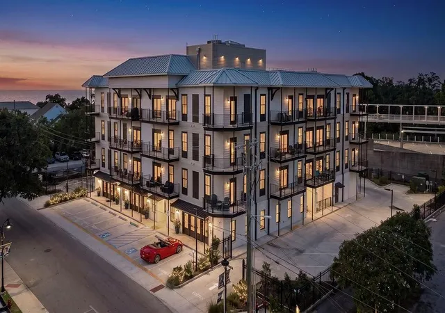 2nd image of 124 Court St #305, Bay St Louis, MS 39520 | MLS# 2569365