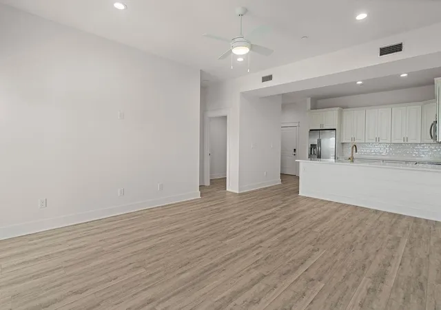 5th image of 124 Court St #402, Bay St Louis, MS 39520 | MLS# 2569367