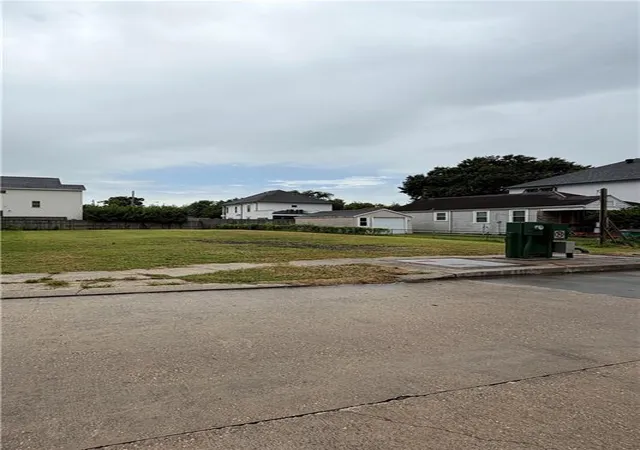 Photo 3 of Land for sale at 352 Metairie Hts Ave, Metairie, LA 70001 | MLS# 2568679 | Listing updated on 2026-08-11
