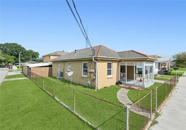 2nd image of 2200 Trio St, Chalmette, LA 70043 | MLS# 2569807