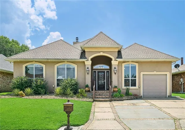 1st image of 111 Columbia Pl, Slidell, LA 70458 | MLS# 2569777