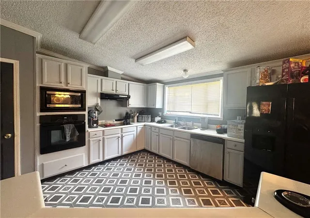 Photo 3 of Single family home for sale at 20197 Glory Rd, Ponchatoula, LA 70454 | MLS# 2569719 | Listing updated on 2026-08-21