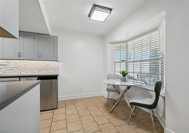 Photo 4 of Sale Pending at 1708 N Sibley St, Metairie, LA 70003 | MLS# 2568196 | Listing updated on 2026-08-12