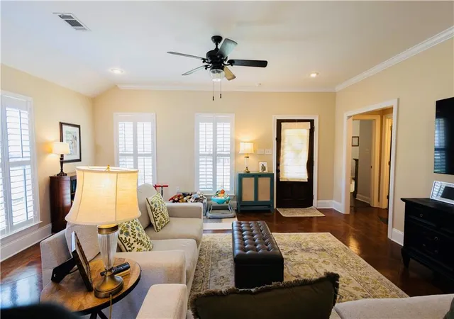 Photo 4 of Sale Pending at 333 Lafayette St, Gretna, LA 70053 | MLS# 2569876 | Listing updated on 2026-08-11