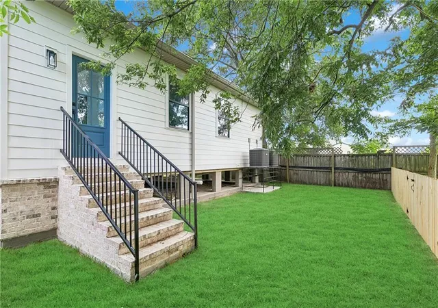 51st image of 1021 1023 Center St, Arabi, LA 70032 | MLS# 2568569