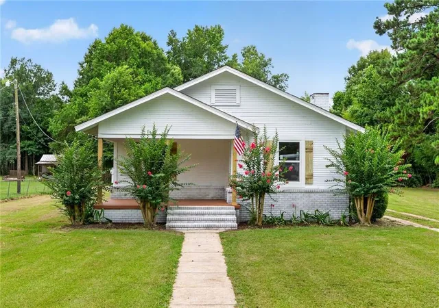 1st image of 1102 W 6th St, Bogalusa, LA 70427 | MLS# 2569164