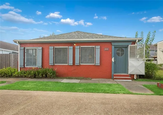 1st image of 1010 Angela Ave, Arabi, LA 70032 | MLS# 2569741