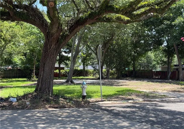 Photo 3 of Land for sale at 100 Maumus Ave, New Orleans, LA 70131 | MLS# 2569342 | Listing updated on 2026-08-20