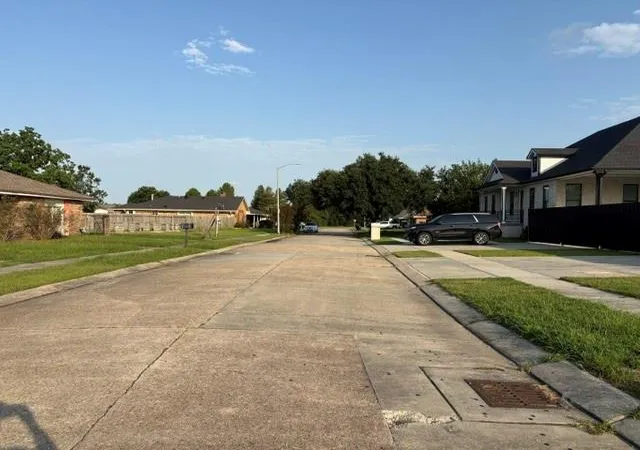 3rd image of 8324 Fairfax Dr, Chalmette, LA 70043 | MLS# 2570125