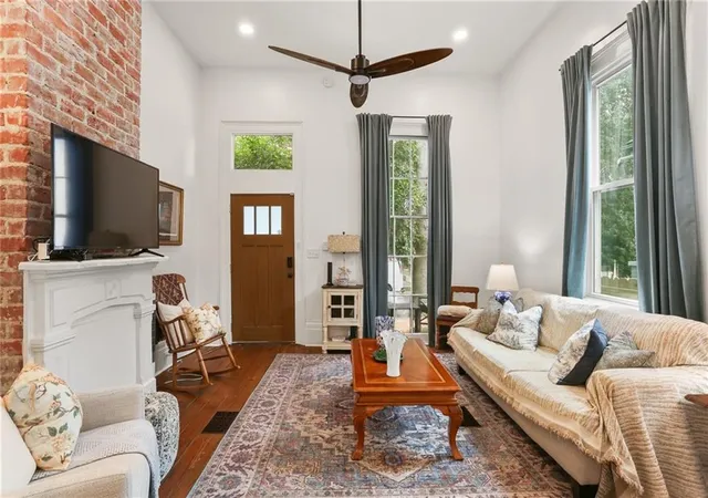 Photo 3 of Condo for sale at 814 Austerlitz St #A, New Orleans, LA 70115 | MLS# 2569479 | Listing updated on 2026-09-28