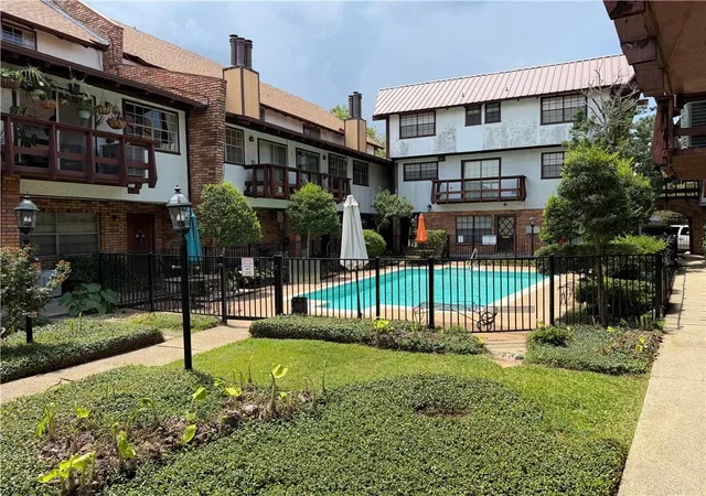 2nd image of 2305 Cleary Ave, Metairie, LA 70001