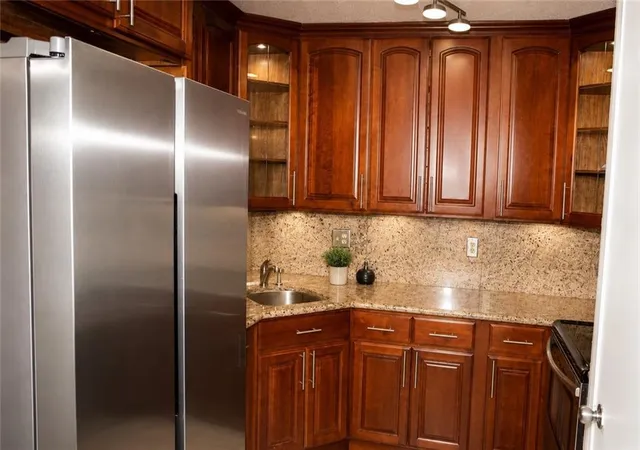 Photo 3 of Condo for sale at 2305 Cleary Ave #201, Metairie, LA 70001 | MLS# 2570020 | Listing updated on 2026-08-07