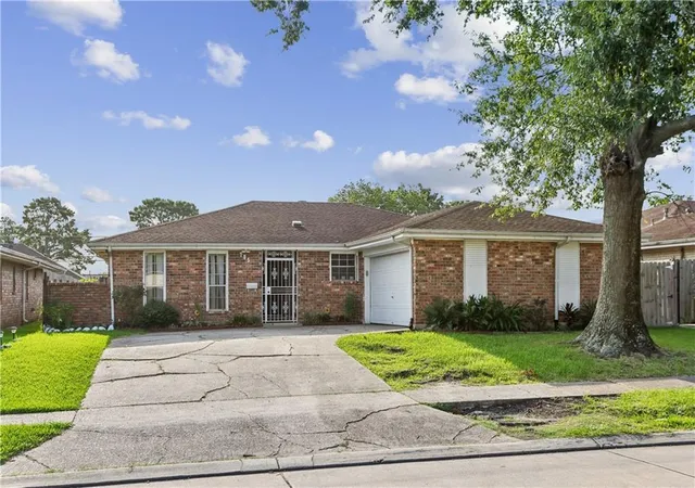 Photo 1 of Single family home for sale at 785 Terry Pkwy, Terrytown, LA 70056 | MLS# 2570120 | Listing updated on 2026-08-18