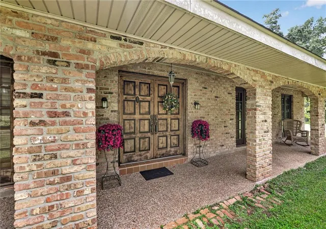 2nd image of 41325 Crown Dr Extension Dr, Ponchatoula, LA 70454 | MLS# 2568606
