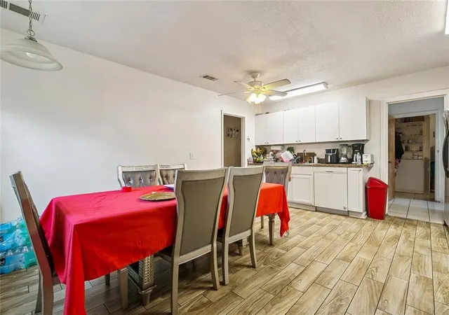 Photo 4 of Sale Pending at 21 Mason Dr, Gretna, LA 70053 | MLS# 2570204 | Listing updated on 2026-08-11