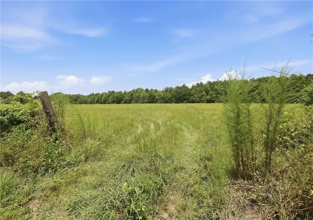 Photo 4 of Sale Pending at 20471 10 Highway, Kentwood, LA 70444 | MLS# 2570313 | Listing updated on 2026-08-19
