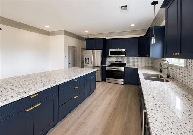 Photo 4 of Single family home for sale at 56 W Chalmette Cir, Chalmette, LA 70043 | MLS# 2570312 | Listing updated on 2026-08-25