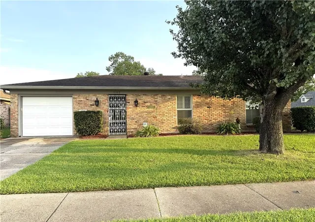 1st image of 1812 Green Oak Dr, Gretna, LA 70056 | MLS# 2569969