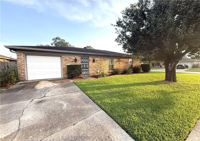2nd image of 1812 Green Oak Dr, Gretna, LA 70056 | MLS# 2569969