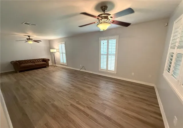 Photo 3 of Single family home for sale at 1812 Green Oak Dr, Gretna, LA 70056 | MLS# 2569969 | Listing updated on 2026-08-14