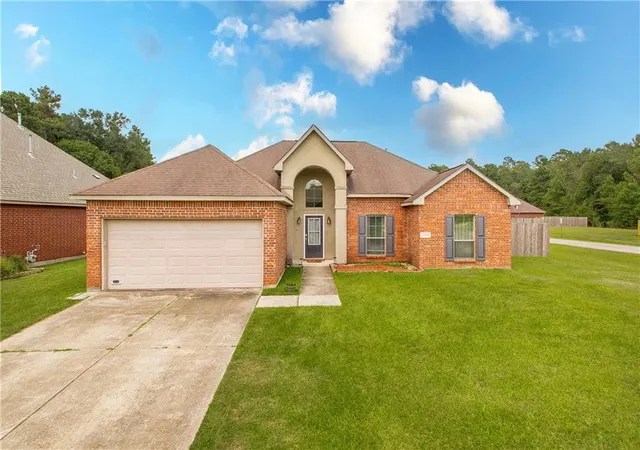 Photo 1 of Single family home for sale at 42082 Red Maple St, Hammond, LA 70403 | MLS# 2570240 | Listing updated on 2026-08-24