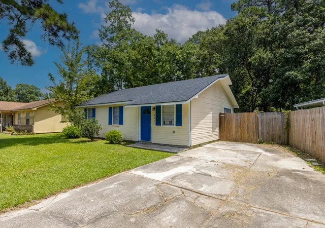 Photo 2 of Single family home for sale at 403 9th Street, Slidell, LA 70458 | MLS# 2570003 | Listing updated on 2026-08-18
