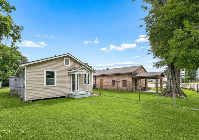 Single family home for sale at 1 W B St, Norco, LA 70079 | MLS# 2570389