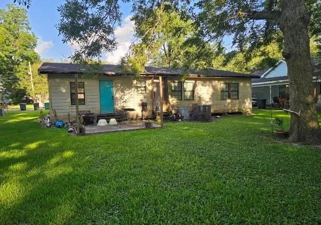 Photo 1 of Sale Pending at 207 S Coleman St, Welsh, LA 70591 | MLS# 2570407 | Listing updated on 2026-08-14