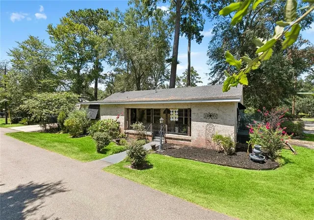 2nd image of 600 Coffee Street Street, Mandeville, LA 70448 | MLS# 2570202