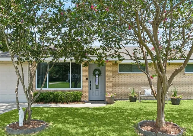Photo 2 of Single family home for sale at 109 Vernon St, Belle Chasse, LA 70037 | MLS# 2570408 | Listing updated on 2026-08-18