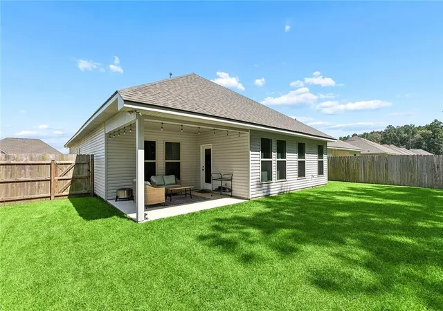 Photo 2 of Single family home for sale at 41498 Dothan Pl, Ponchatoula, LA 70454 | MLS# 2569973 | Listing updated on 2026-08-16
