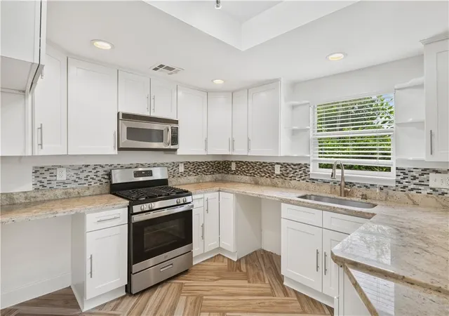 Photo 4 of Sale Pending at 1711 Charbonnet St, New Orleans, LA 70117 | MLS# 2570532 | Listing updated on 2026-08-12