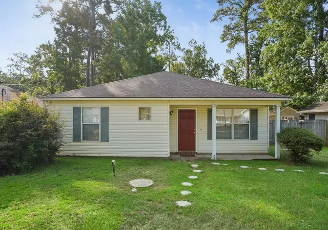 1st image of 1157 Cawson St, Mandeville, LA 70448 | MLS# 2570613